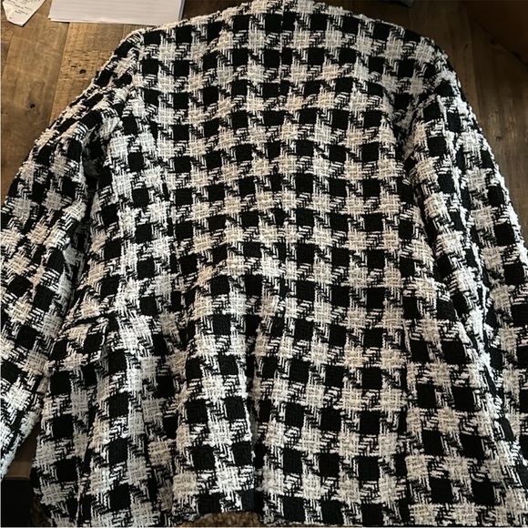 Zara houndstooth blazer worn a couple of times - Picture 2 of 4